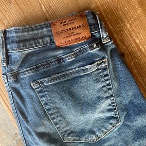 Lucky Brand Jeans, very soft and comfortable and cute! Size 8/29